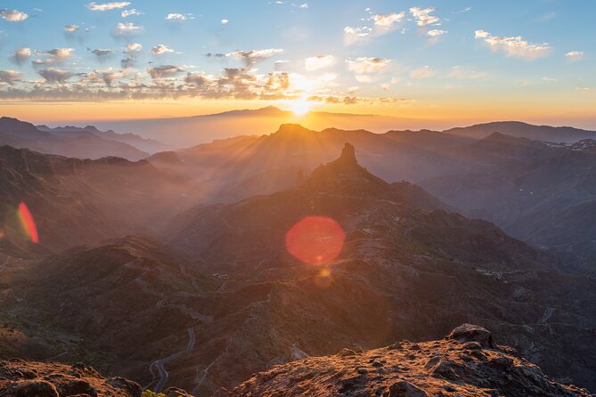 3-Hour Hiking Experience in Roque Nublo - Stop at the base: views, photos, and that included picnic break