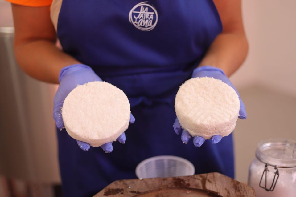 Aguïmes : Cheese Making Workshop at la Jaira de Ana - Making Your Goat Cheese: From Coagulation to Molding