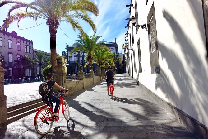 Discover Las Palmas City by Bike in 4 hours - Stop 3: Mercado de Vegueta Tasting Stop (Fruit and Agaete Coffee)