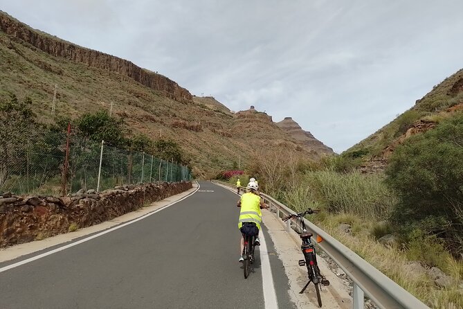 E-Bike Rental 80 km Battery life: Gran Canaria Mountains or Coast - Stop 2: Las Maranuelas beach route to Arguineguín (ocean air and Guanches stops)