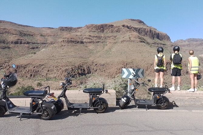 e-Scooter or e-Bike Maspalomas Tour+Visit Western Town Sioux City - Two black-sand beaches: San Agustín and Playa del Águila