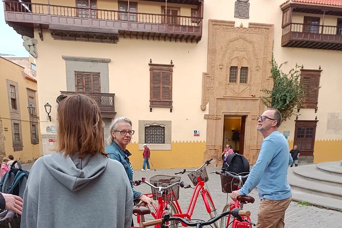 Gastronomic Bike Tour through Las Palmas at Night - Stop 2: Calle Triana for a Tighter Bar-Hop Rhythm