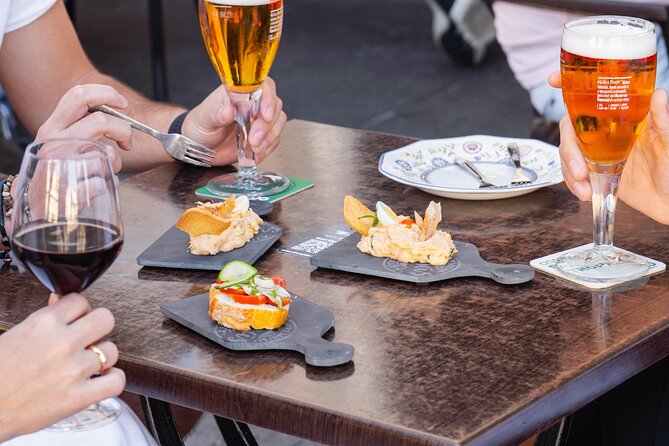 Gourmet Tapas and Wine Tour in the Old Town of Las Palmas - Restaurants, service, and the “small issues” to plan for
