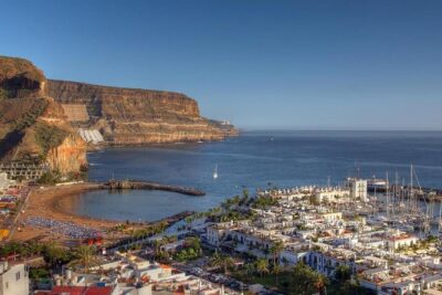Gran Canaria Private Transfer from Puerto Rico to Las Palmas (LPA) airport - Premium Car or Minivan: Group Size Up to 15