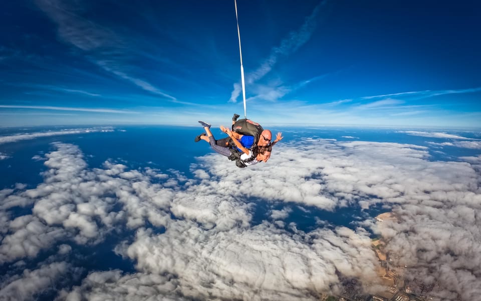 Gran Canaria : Skydiving over Maspalomas Dunes - Who should book this skydiving day