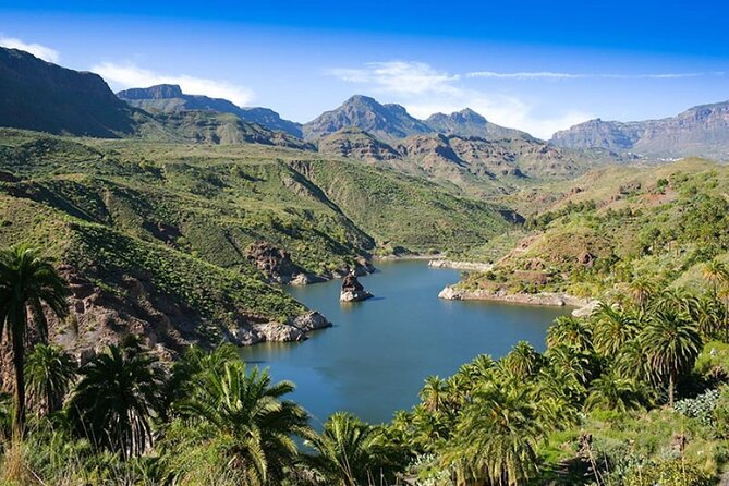 Guided tour: Discover Gran Canaria - Stop 1: Arucas and the Neo-Gothic Church of Saint John