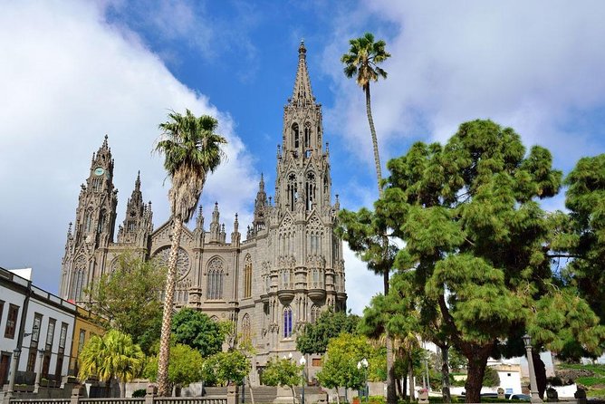 Guided tour: Discover Gran Canaria - Pickup, coach comfort, and what the schedule feels like