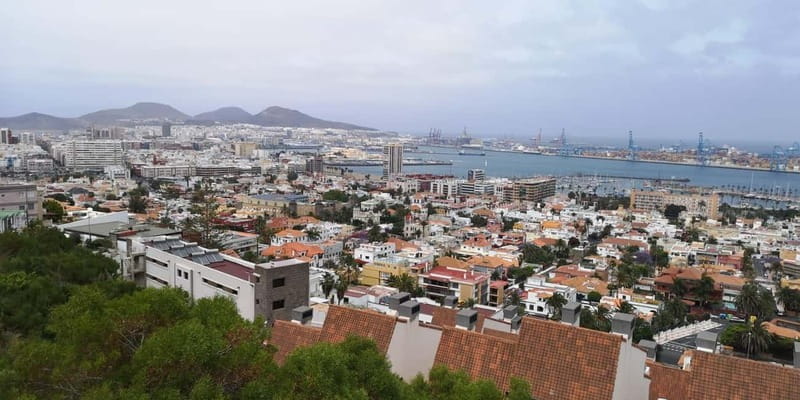 Las Palmas: City, Harbor, and Beach Walking-Hiking Tour - Starting at Santa Catalina: the easiest way to get your bearings