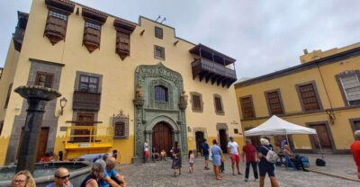Las Palmas: Private City Highlights & Northern Villages Tour - Las Canteras waterfront and pirate connections