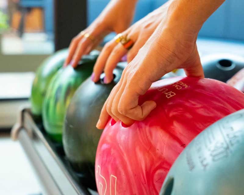 Maspalomas: Bowling Session Entry Ticket at Holiday World - Price and value: €16 per group is the real story