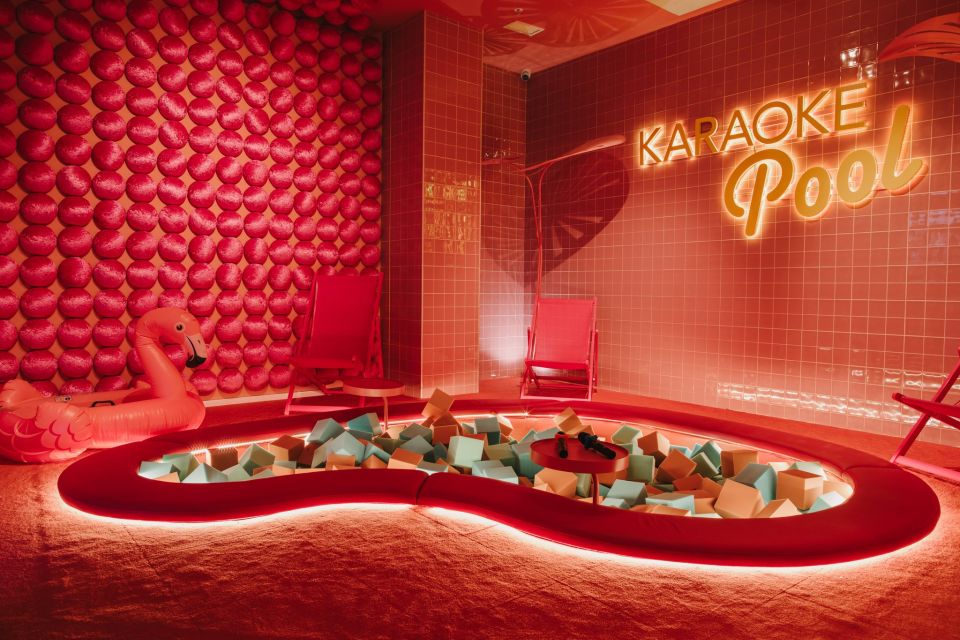 Maspalomas: Holiday World Themed Karaoke Room Rental - How the 110 Minutes Typically Feel on the Ground