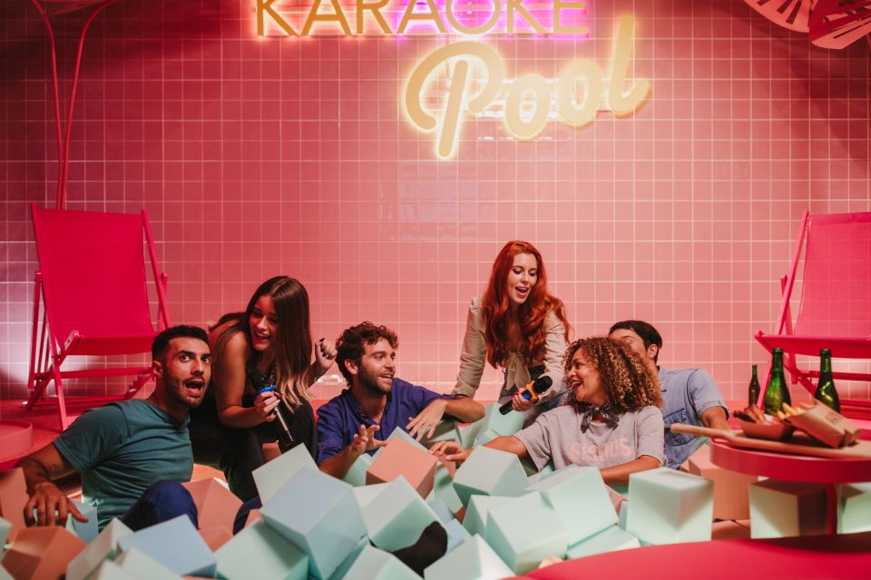 Maspalomas: Holiday World Themed Karaoke Room Rental - The Song Library: 30,000+ Multilingual Tracks Means Less Dead Time