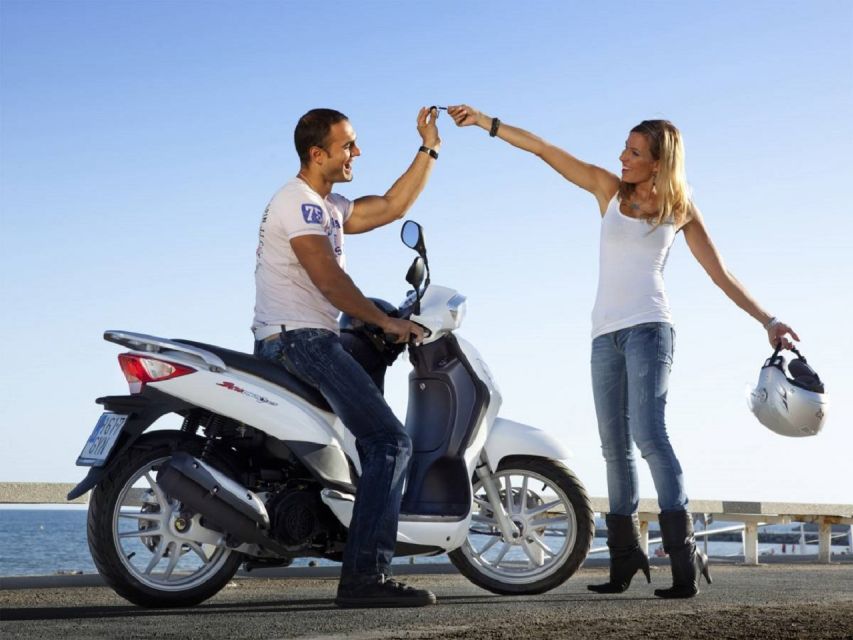 Maspalomas: Rent a 125 cc Scooter 2 seater in Gran Canaria - Getting started at Playa del Inglés (where you meet and park)
