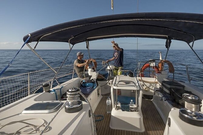 Private 3-hours afternoon SailingTour and Snorkeling with Food and Drinks - On the water south of Gran Canaria: sailing time that actually relaxes