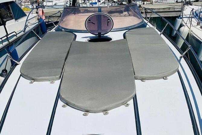 Private Yacht Tour with Drinks and Snorkeling in Gran Canaria - Drinks and snacks: what you get for the money