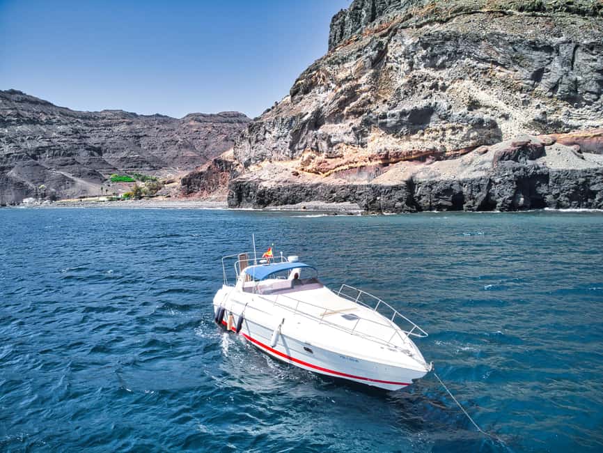 Puerto de Mogán: PRIVATE Yacht for up to 10 persons - Playa de Güigüí stop: your one-hour stretch of free time