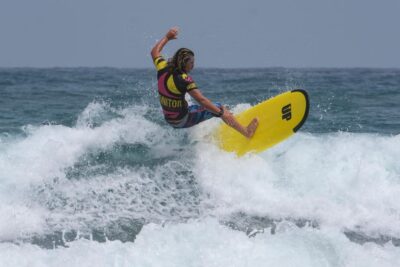 Surf lessons in Las Canteras Beach - From University Surf School to the Water: What the 2-Hour Course Feels Like
