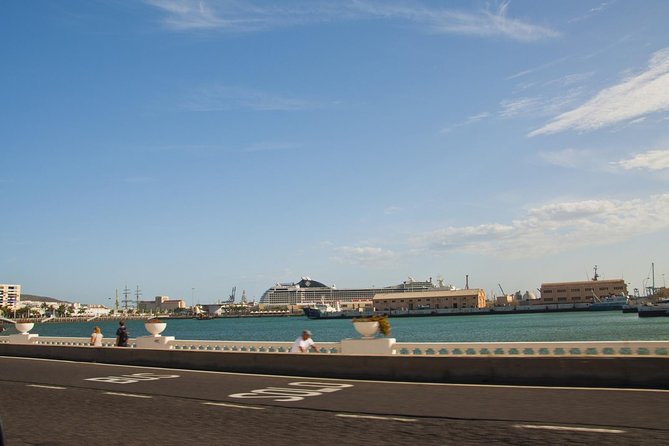 Tuk-Tuk Neighbourhoods Tour around Las Palmas de Gran Canaria - Meeting at Plaza de Canarias: what to expect on arrival