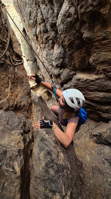 Via Ferrata - Klettersteig Gran Canaria: Rocky Mountains - Climbing techniques that match you: ladders, steps, and the 100m picnic