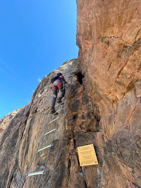 Via Ferrata - Klettersteig Gran Canaria: Rocky Mountains - End at Bahia Feliz: snack, then a chance to breathe